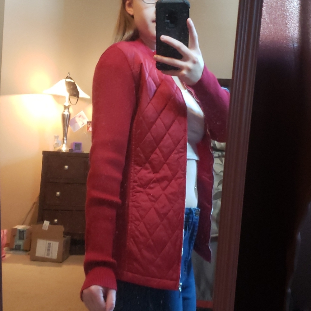 Red Jacket - Picture 2 of 4